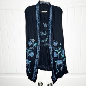 Caite Black Blue Embroidered Floral Vest Size Large Open Front Boho Layering